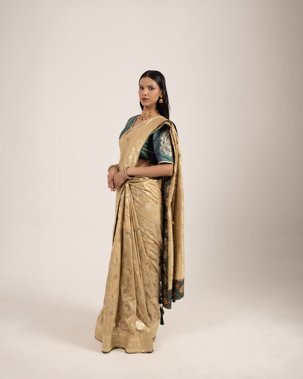 TABASSUM SAREE