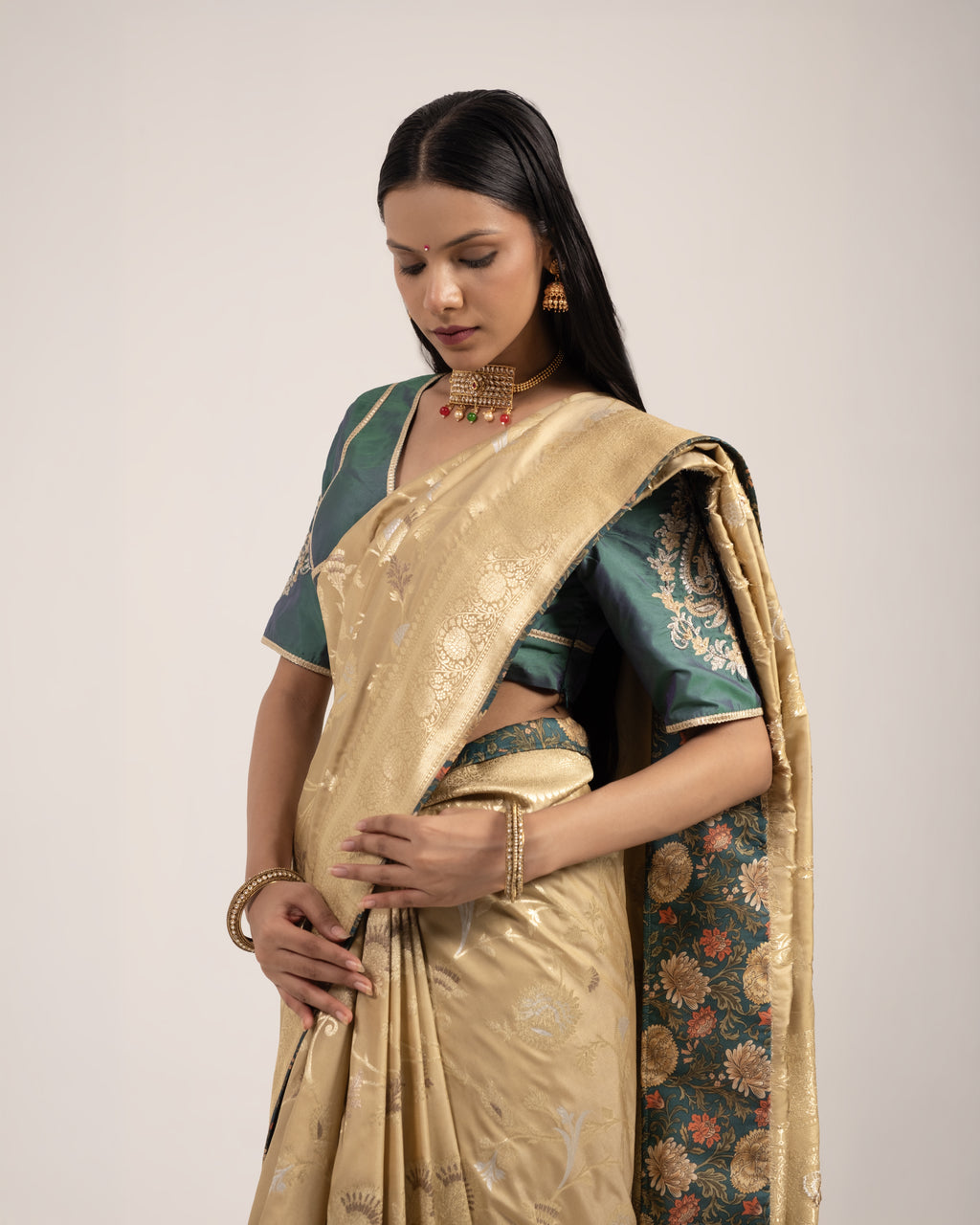 TABASSUM SAREE